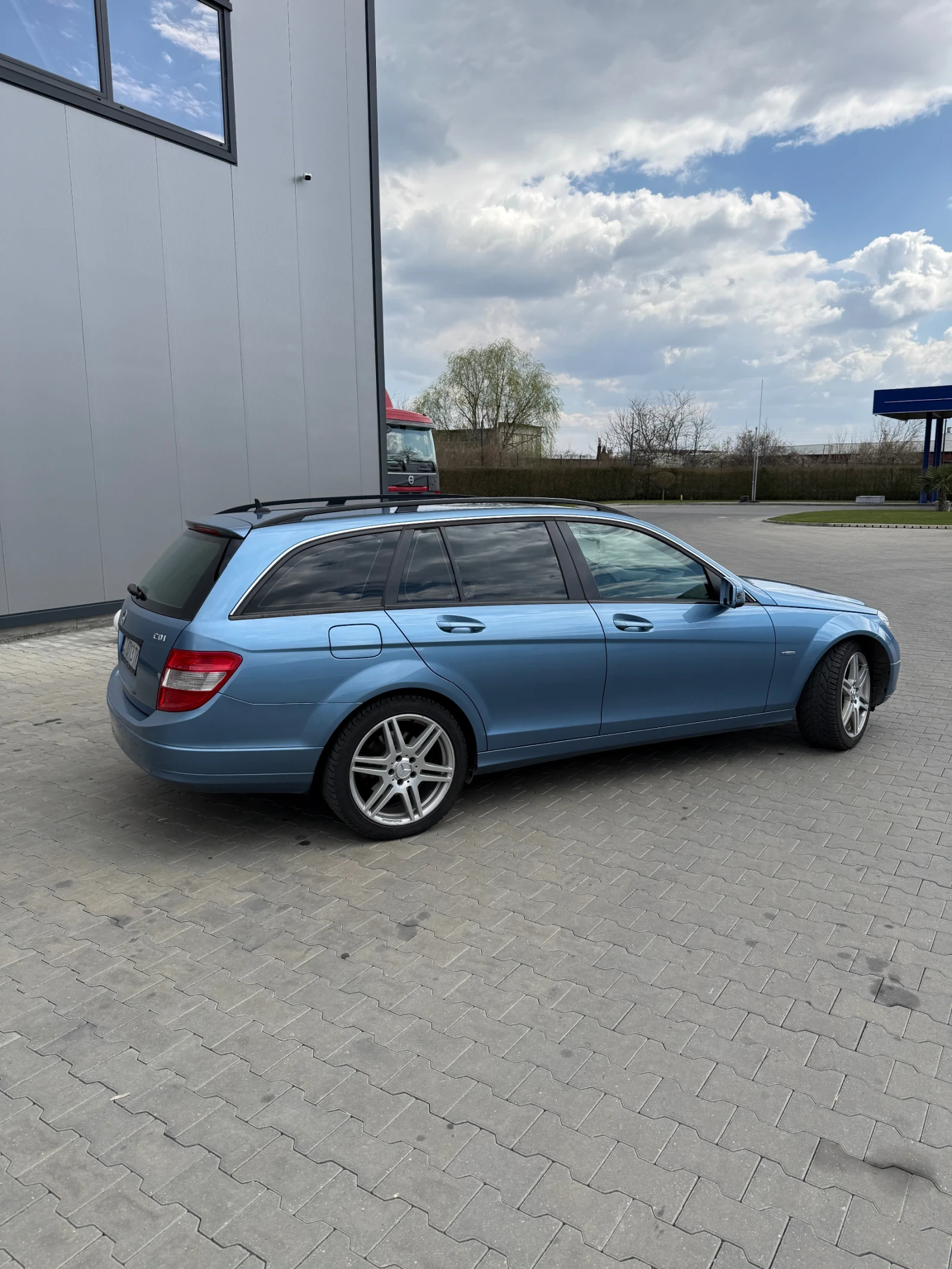 Mercedes-Benz C 220, снимка 6 - Автомобили и джипове - 54000836