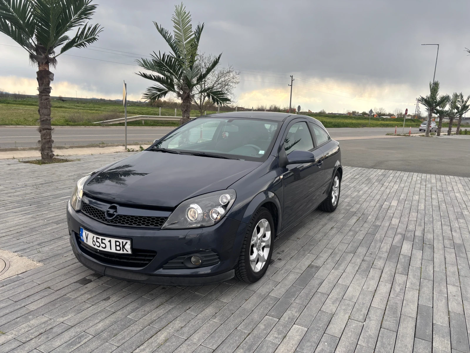 Opel Astra H GTC, снимка 3 - Автомобили и джипове - 54150972
