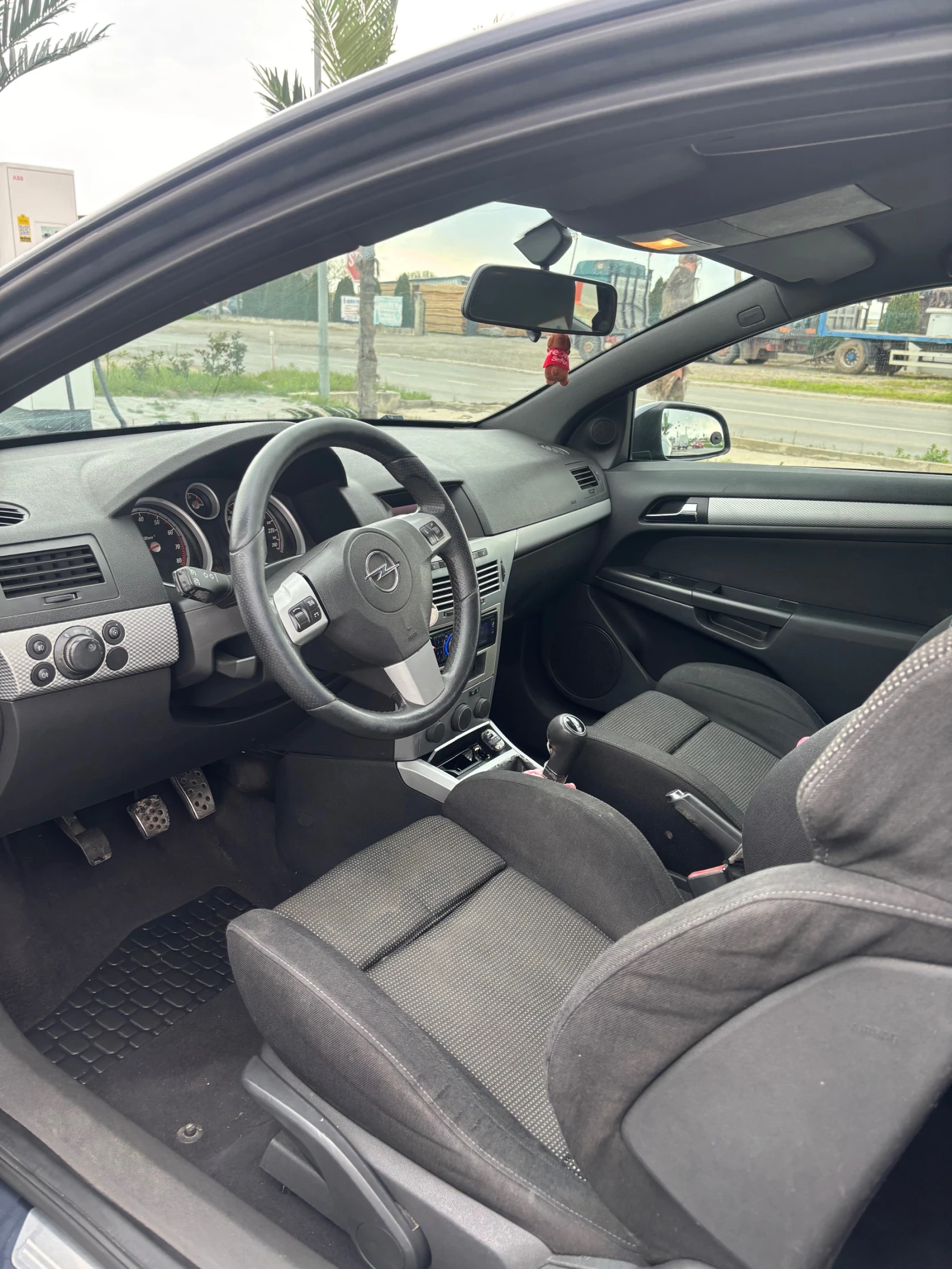 Opel Astra H GTC, снимка 9 - Автомобили и джипове - 54150972