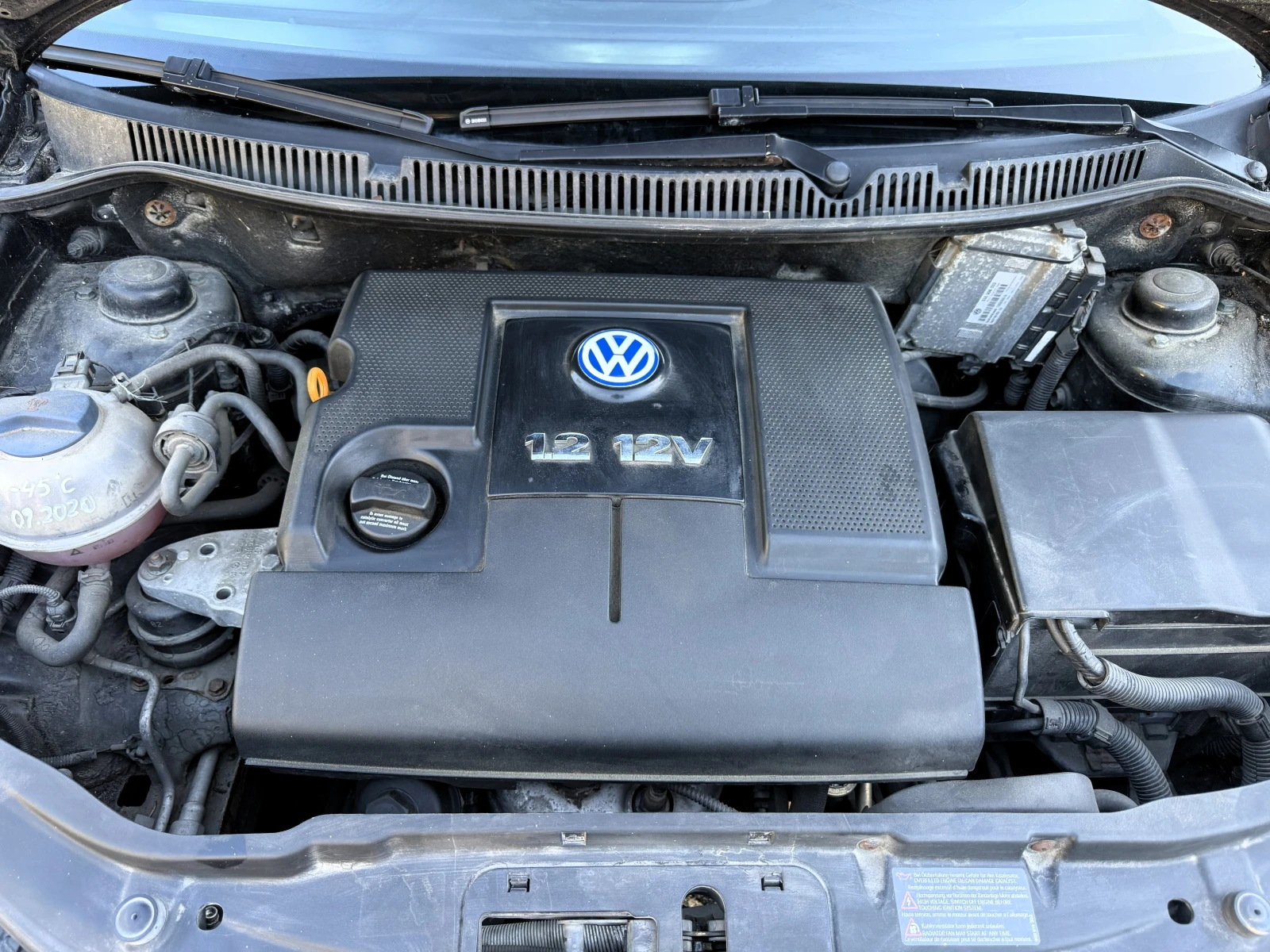 VW Polo 1.2 70 к.с. , снимка 13 - Автомобили и джипове - 54987789