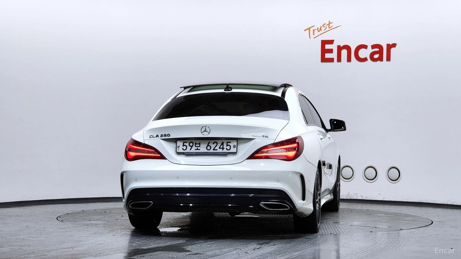Mercedes-Benz CLA 250 AMG* 4MATIC* КОЖА* ПОДГРЕВ* ПАНОРАМА* КАМЕРА* , снимка 4 - Автомобили и джипове - 55449838