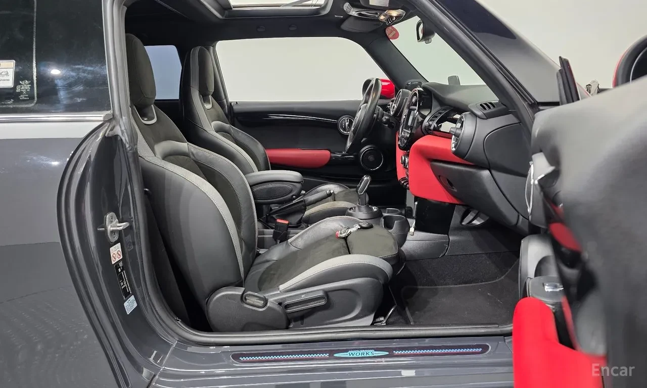 Mini Cooper s JCW* CARPLAY* СЕРВИЗНА ИСТОРИЯ, снимка 16 - Автомобили и джипове - 55628357