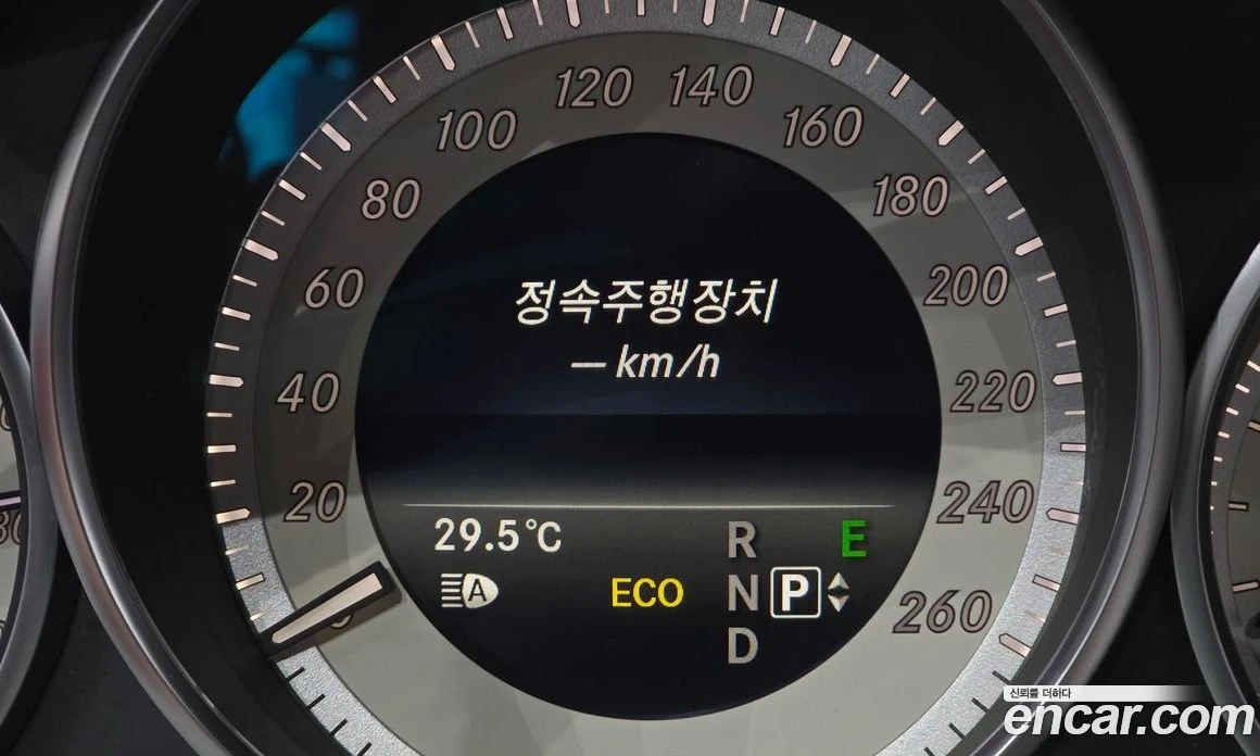 Mercedes-Benz E 200 Cabriolet, снимка 17 - Автомобили и джипове - 55794787