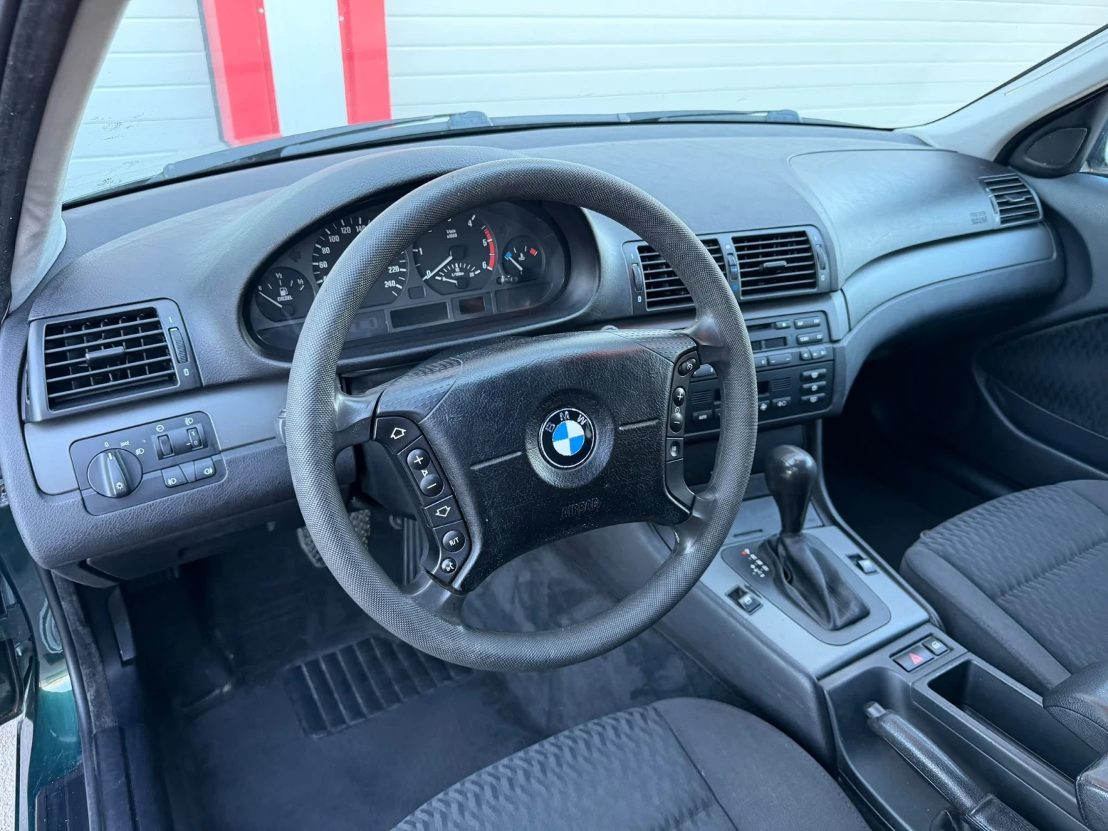 BMW 320 D AUTOMATIK KLIMATRONIK ЛИЗИНГ!!!, снимка 13 - Автомобили и джипове - 56105817