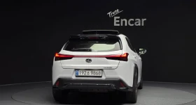 Lexus UX 250h F SPORT * 360 КАМ * BLIND SPOT * ОБДУХВАНЕ * 2023 , снимка 4