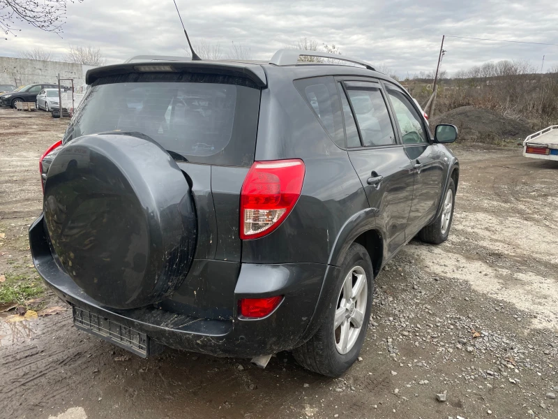 Toyota Rav4 2.2d, снимка 4 - Автомобили и джипове - 48077405