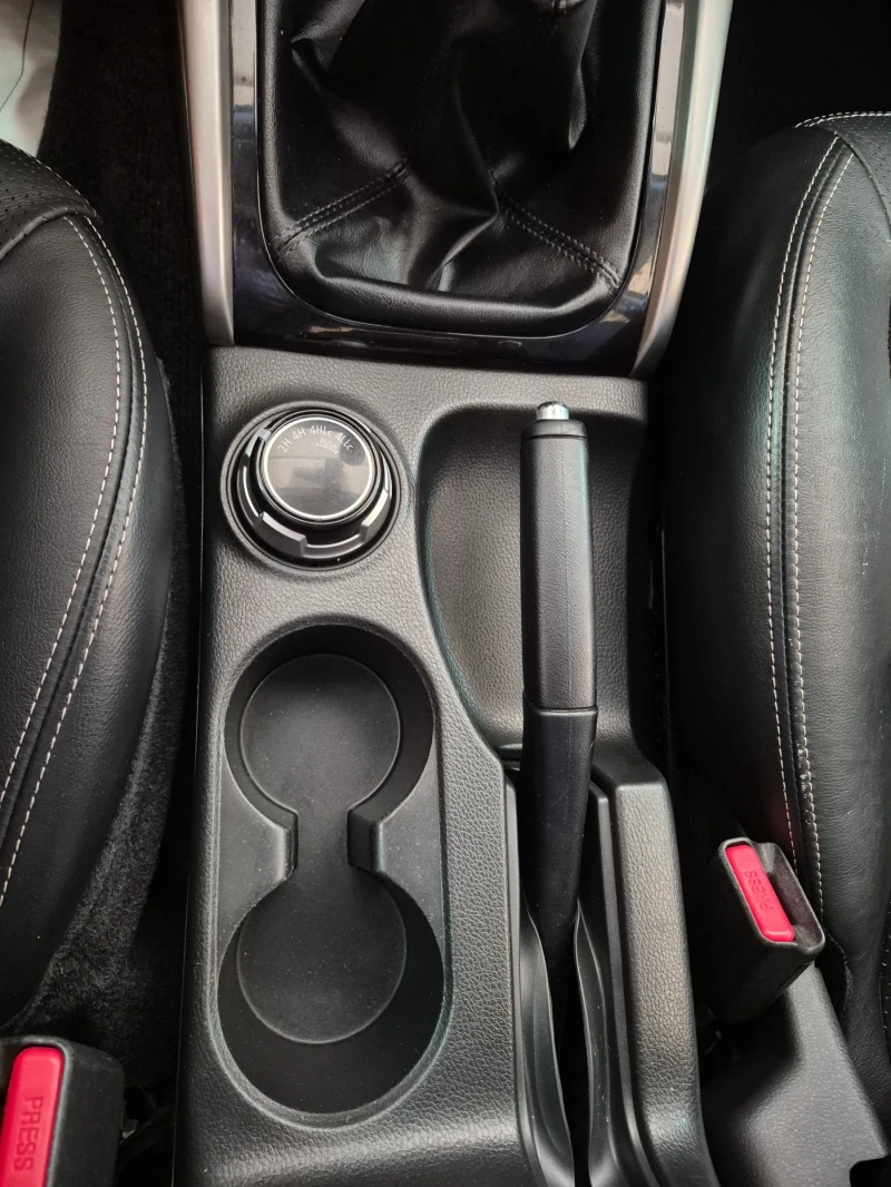 Mitsubishi L200, снимка 16 - Автомобили и джипове - 52858944