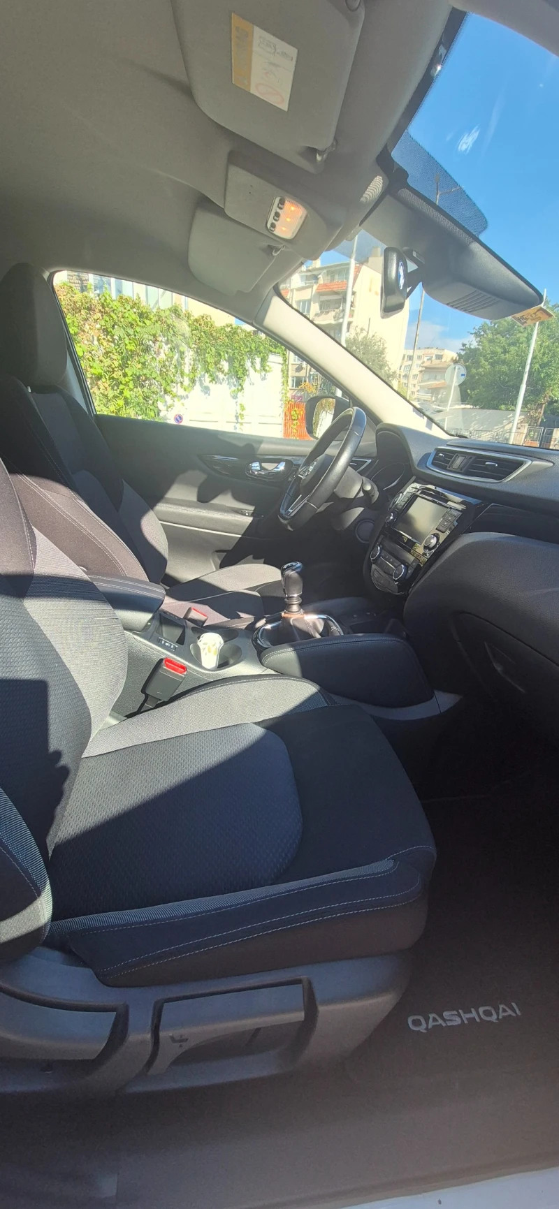 Nissan Qashqai, снимка 6 - Автомобили и джипове - 52356629