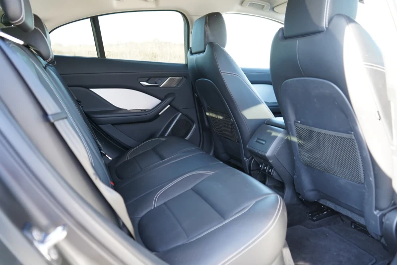 Jaguar I-Pace EV400* AWD* 1 СОБСТВЕНИК* ГАРАНЦИЯ , снимка 16 - Автомобили и джипове - 52707839