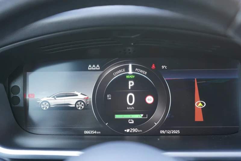 Jaguar I-Pace EV400* AWD* 1 СОБСТВЕНИК* ГАРАНЦИЯ , снимка 10 - Автомобили и джипове - 52707839