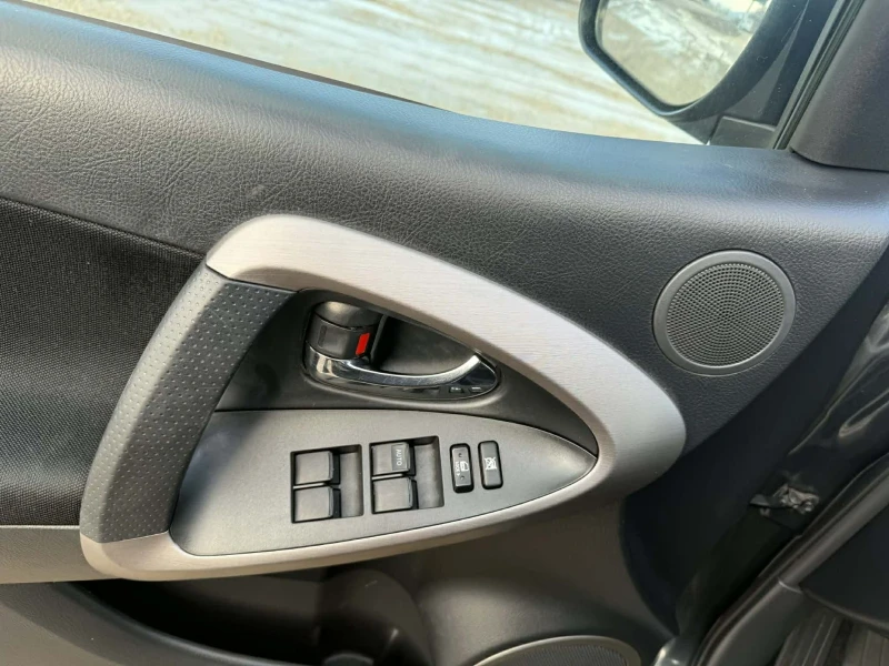 Toyota Rav4 2.0i 4x4, снимка 15 - Автомобили и джипове - 53120376