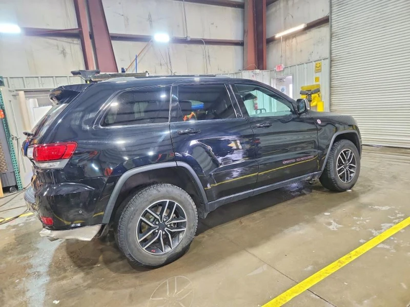 Jeep Grand cherokee Trailhawk 4X4* CARFAX* Видео на мотора, снимка 3 - Автомобили и джипове - 53469929
