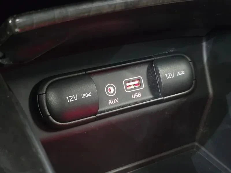 Kia Sorento, снимка 13 - Автомобили и джипове - 56690364