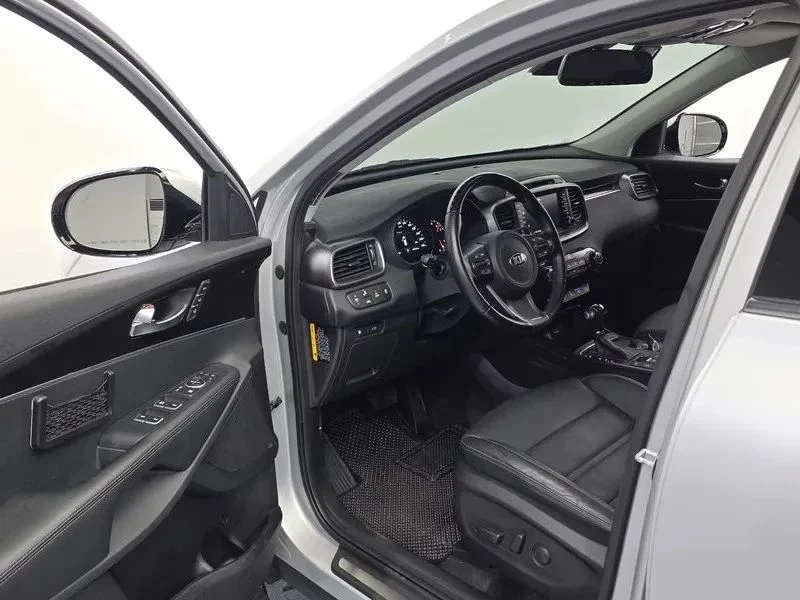 Kia Sorento, снимка 10 - Автомобили и джипове - 56690364