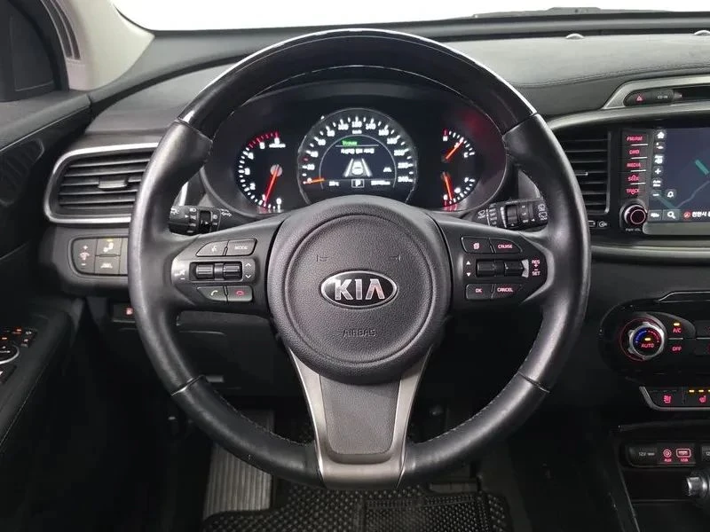 Kia Sorento, снимка 15 - Автомобили и джипове - 56690364