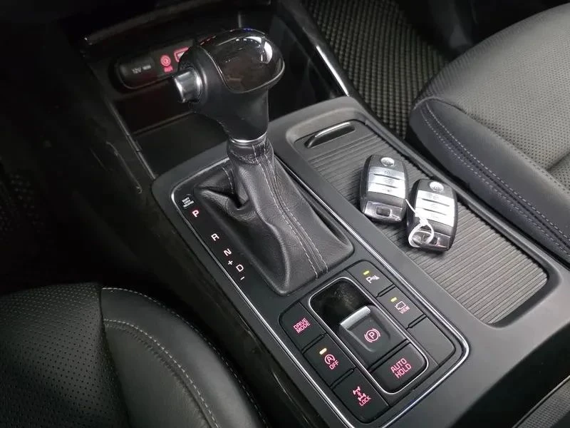 Kia Sorento, снимка 9 - Автомобили и джипове - 56690364