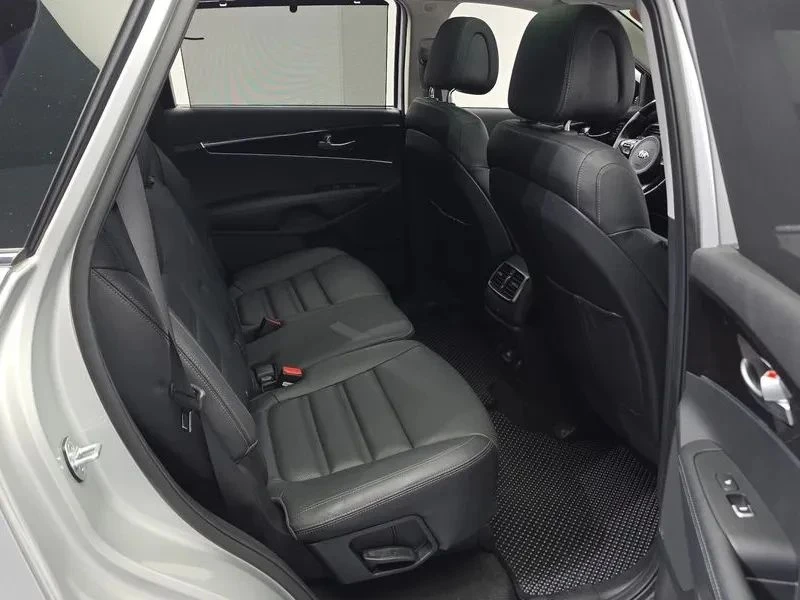 Kia Sorento, снимка 11 - Автомобили и джипове - 56690364