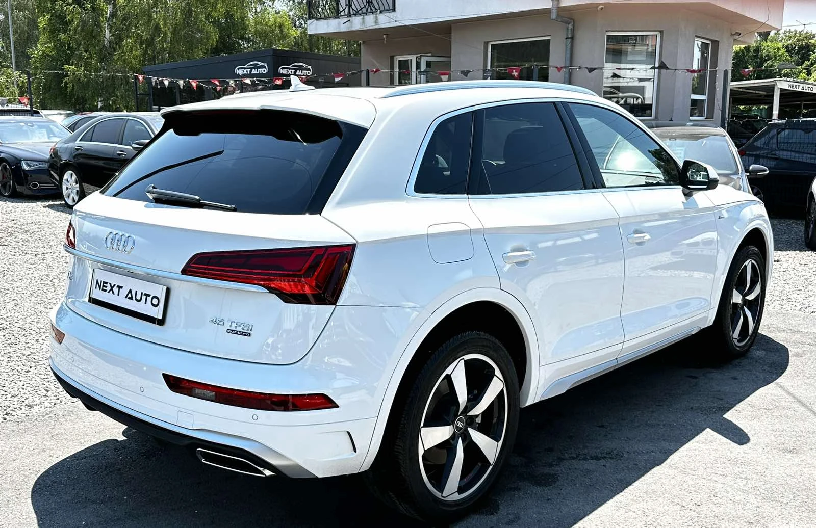 Audi Q5 QUATTRO 45TFSI 265HP PANO S LINE - изображение 5
