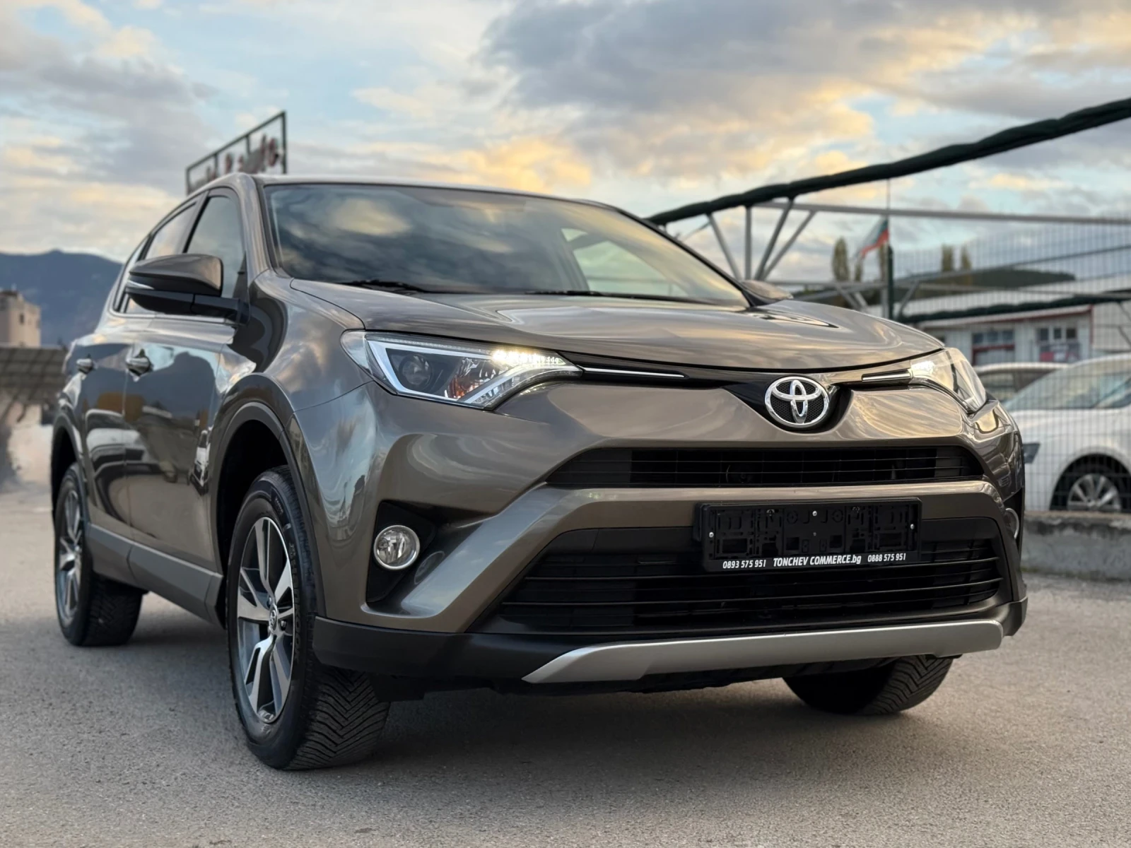 Toyota Rav4 2.0-d4d-155.000km-ORIGINAL-NEW-FULL-CAR PLAY-NAVI | Mobile.bg   1