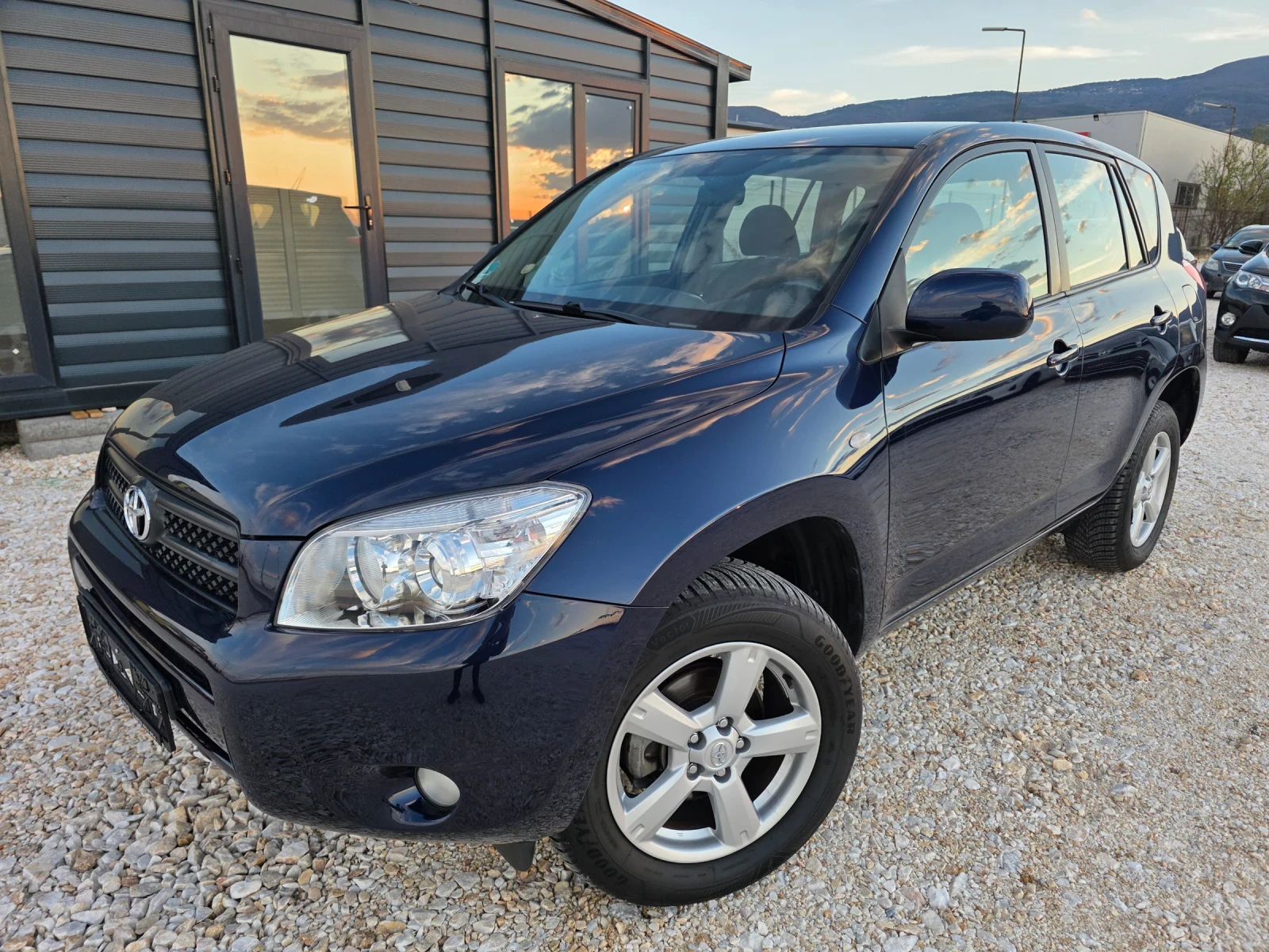 Toyota Rav4 2.0i 4x4 Navi Климатроник Парктроник HandsFree