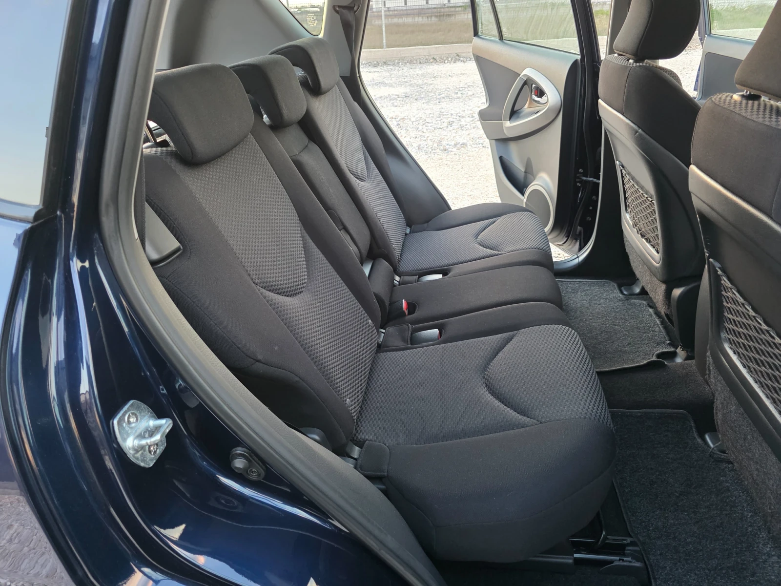 Toyota Rav4 2.0i 4x4 Navi Климатроник Парктроник HandsFree, снимка 9 - Автомобили и джипове - 54196839