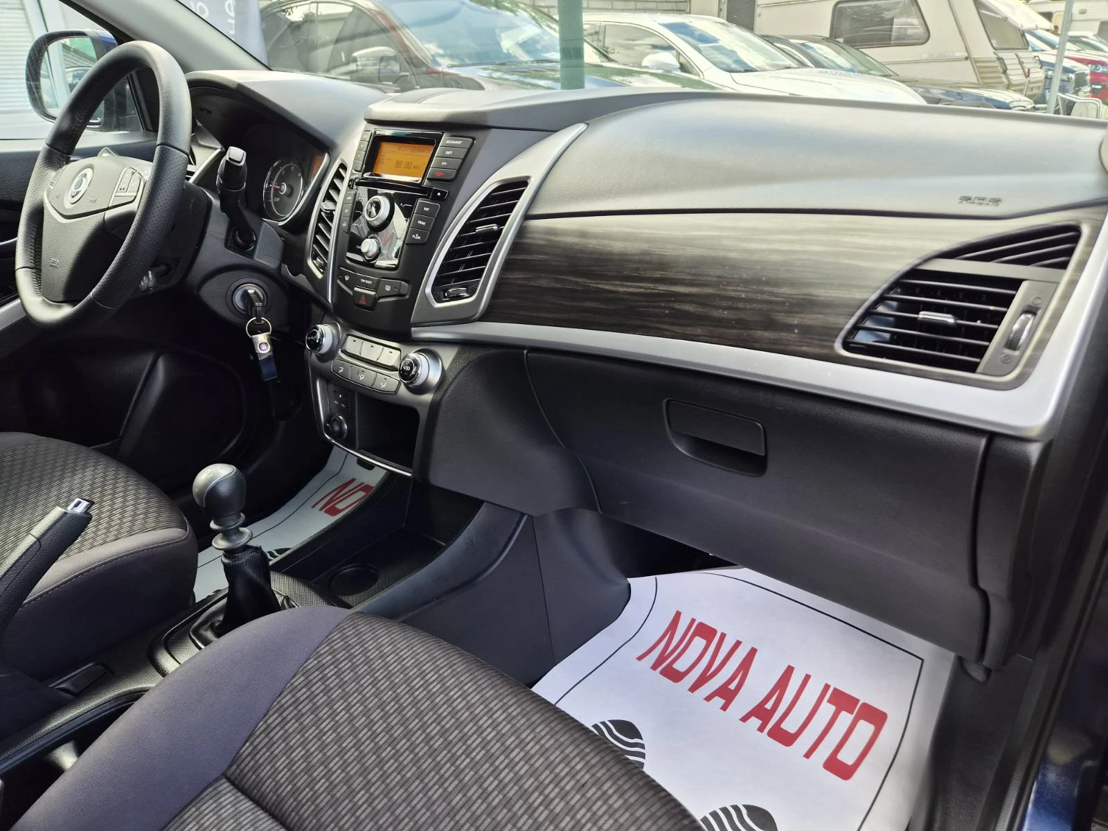 SsangYong Korando 2.0D-126.000KM-FACE LIFT, снимка 9 - Автомобили и джипове - 54784255