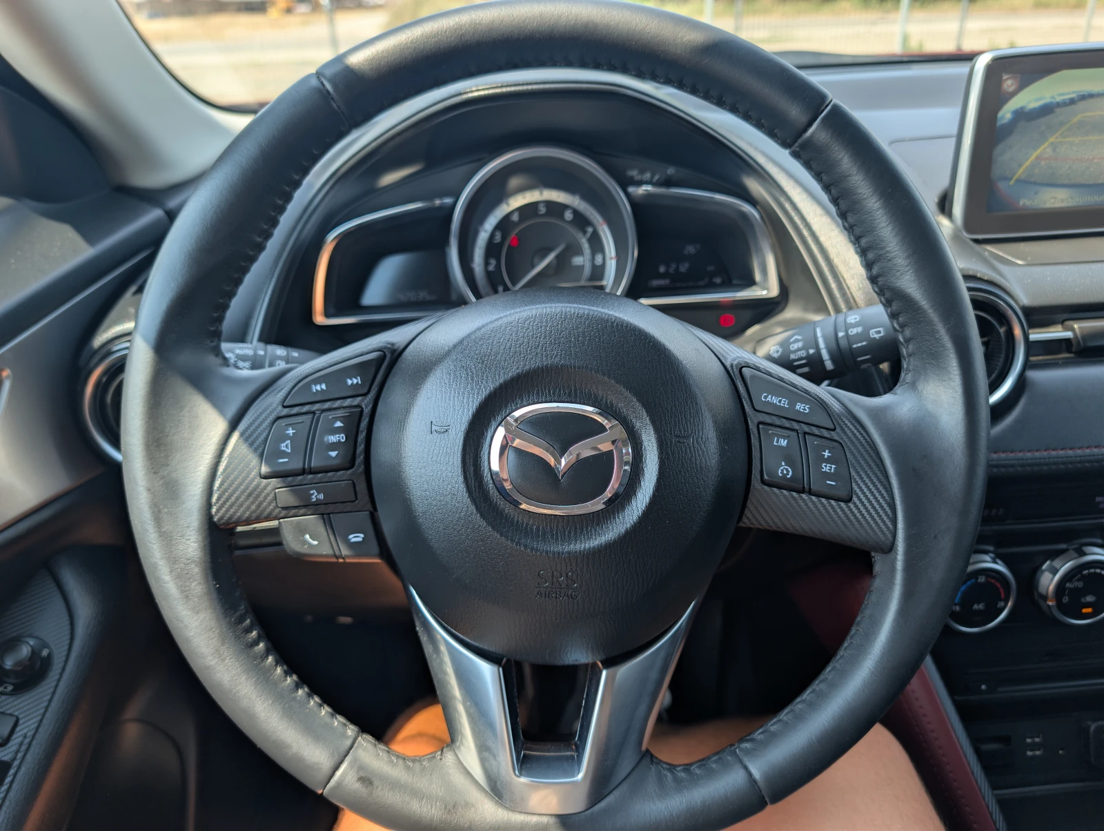 Mazda CX-3 2.0i Skyactive/Lane Assist/Head-Up, снимка 10 - Автомобили и джипове - 55130146