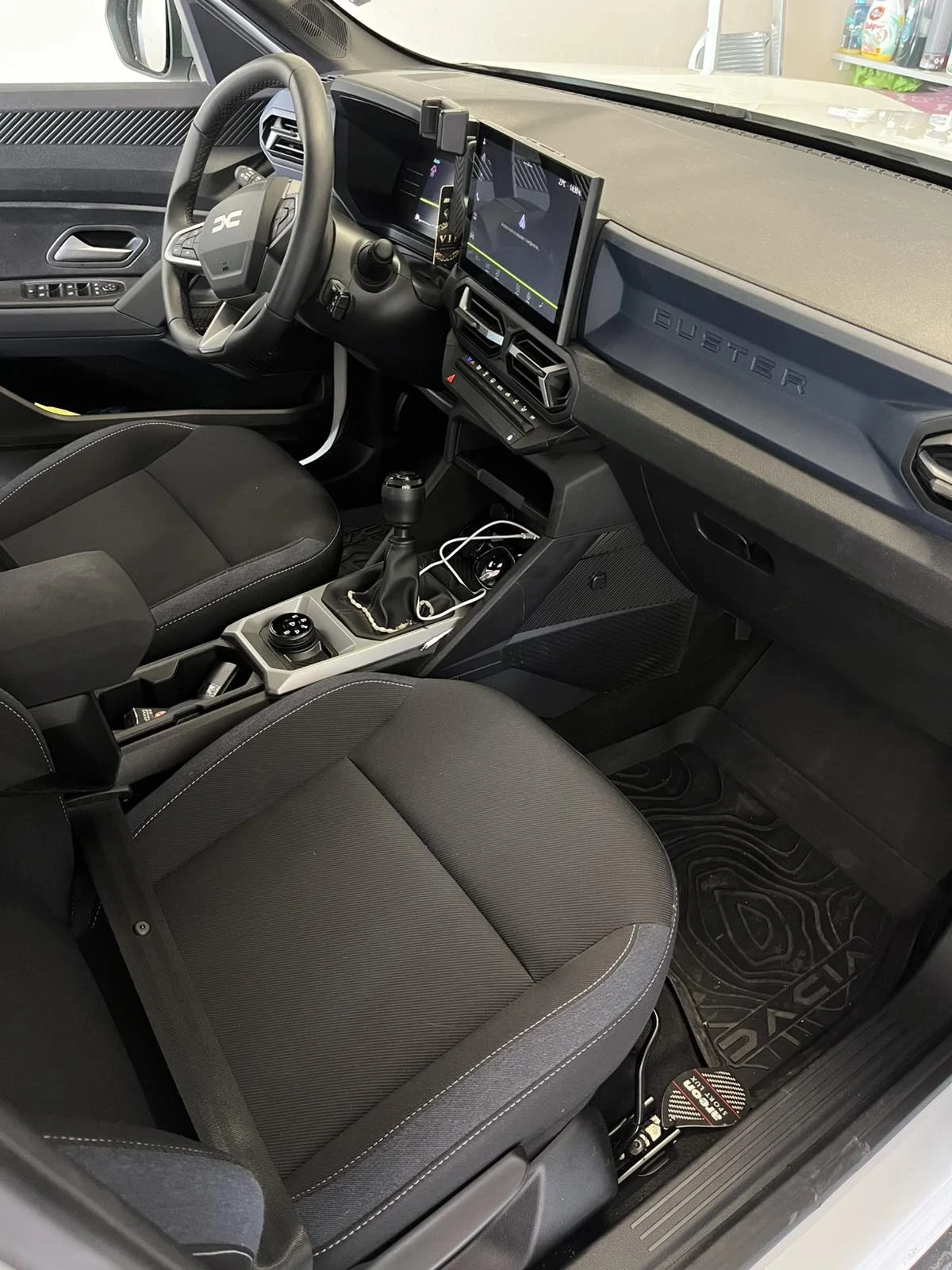 Dacia Duster 4?4, снимка 9 - Автомобили и джипове - 55330905