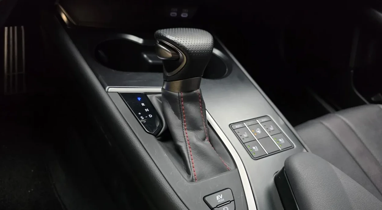 Lexus UX 250h F SPORT * 360 ��� * BLIND SPOT * ��������� * 2023  | Mobile.bg � ����������� 11