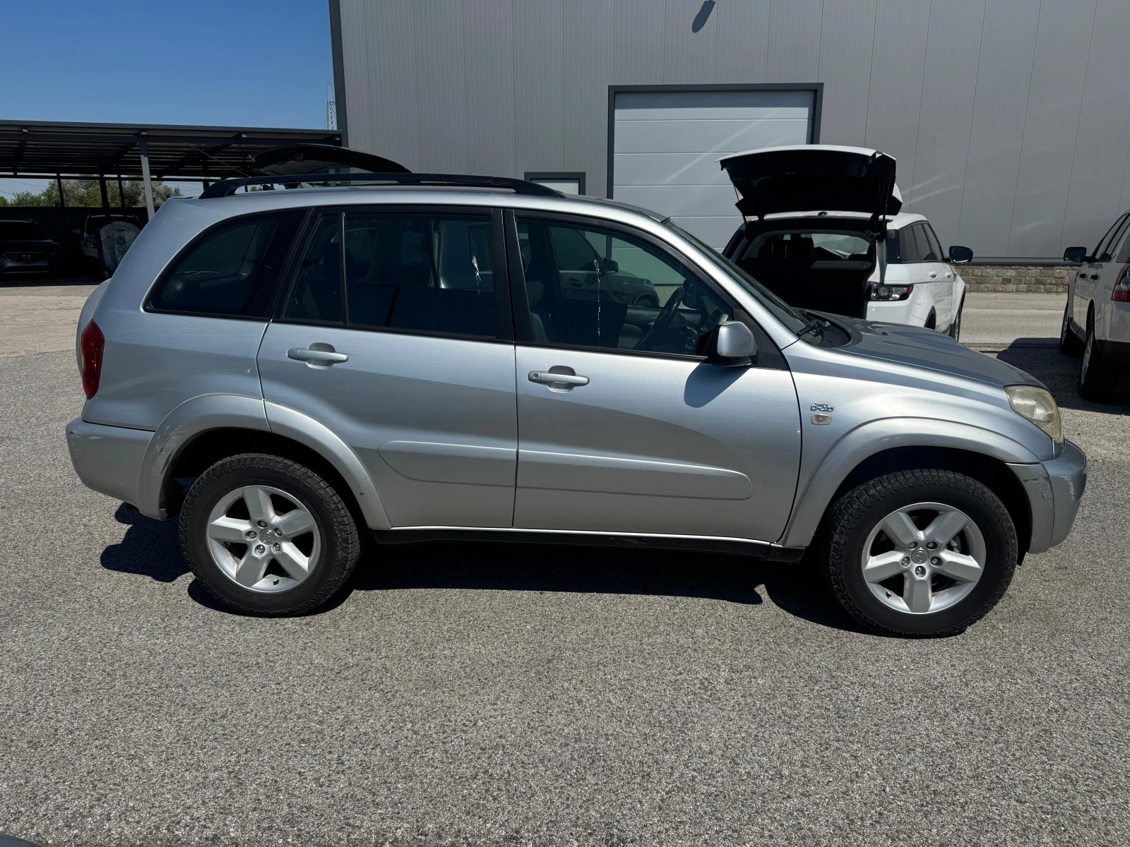 Toyota Rav4 2.0 D4D, снимка 4 - Автомобили и джипове - 55502617