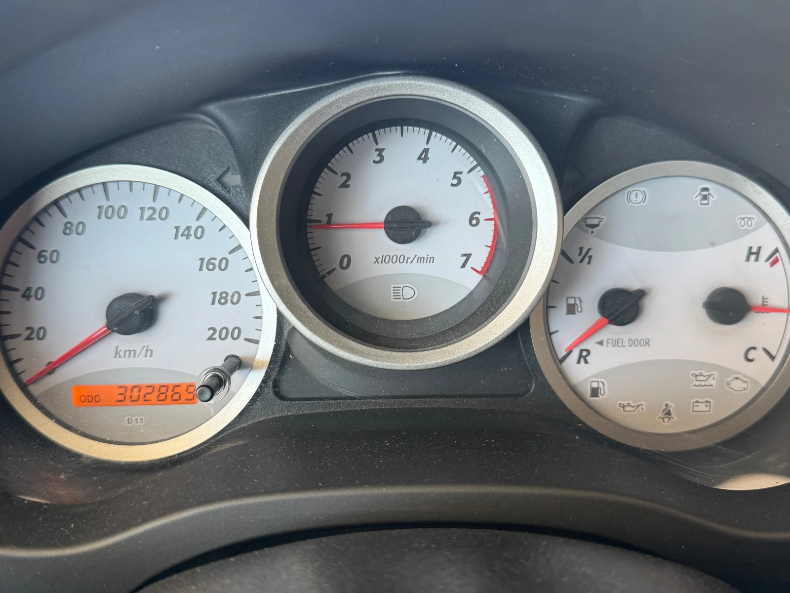Toyota Rav4 2.0 D4D, снимка 13 - Автомобили и джипове - 55502617
