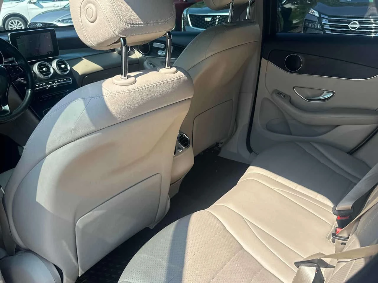 Mercedes-Benz GLC 300 * CARFAX * ОПЦИЯ ЗА ФИНАНСИРАНЕ * , снимка 11 - Автомобили и джипове - 55588328