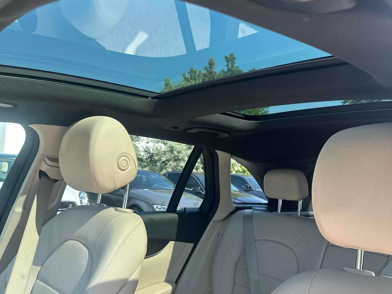 Mercedes-Benz GLC 300 * CARFAX * ОПЦИЯ ЗА ФИНАНСИРАНЕ * , снимка 12 - Автомобили и джипове - 55588328