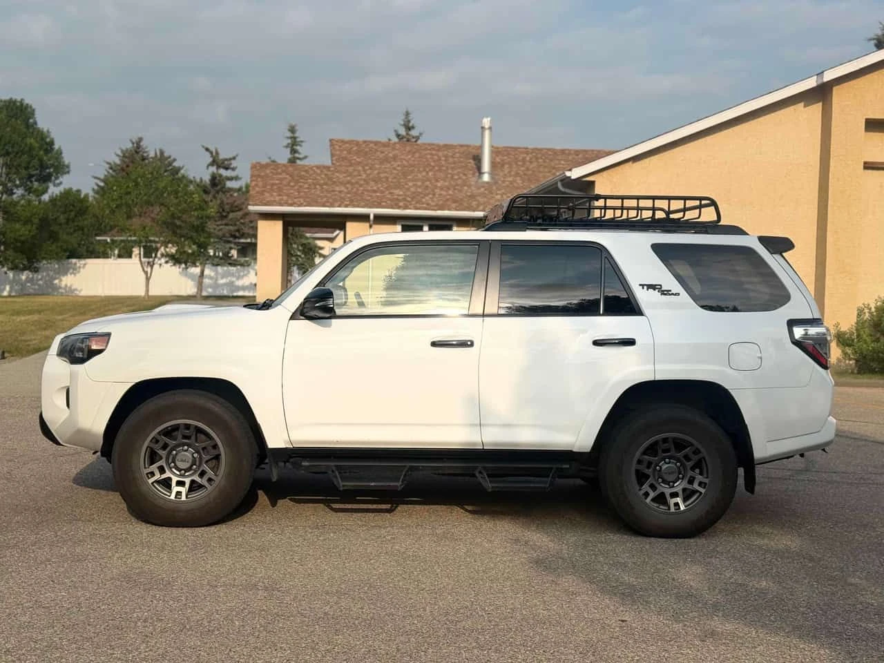 Toyota 4runner * 4WD * CARFAX * БЕЗ ПЪРВОНАЧАЛНА ВНОСКА, снимка 2 - Автомобили и джипове - 55598400