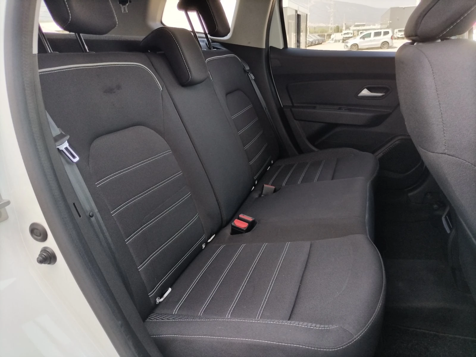 Dacia Duster 1.5dCi/115к.с./4x4/Prestige, снимка 16 - Автомобили и джипове - 55790806