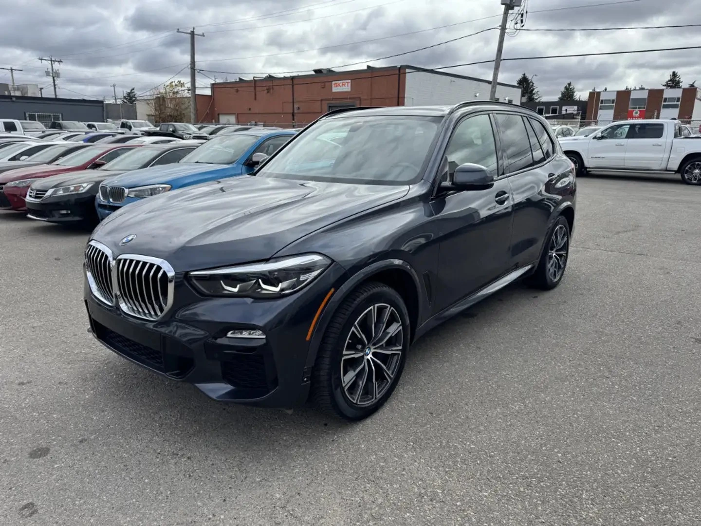 BMW X5 xDrive 40i M-SPORT* ДИСТРОНИК* ВКУМ* МАСАЖ* ХЕДЪП
