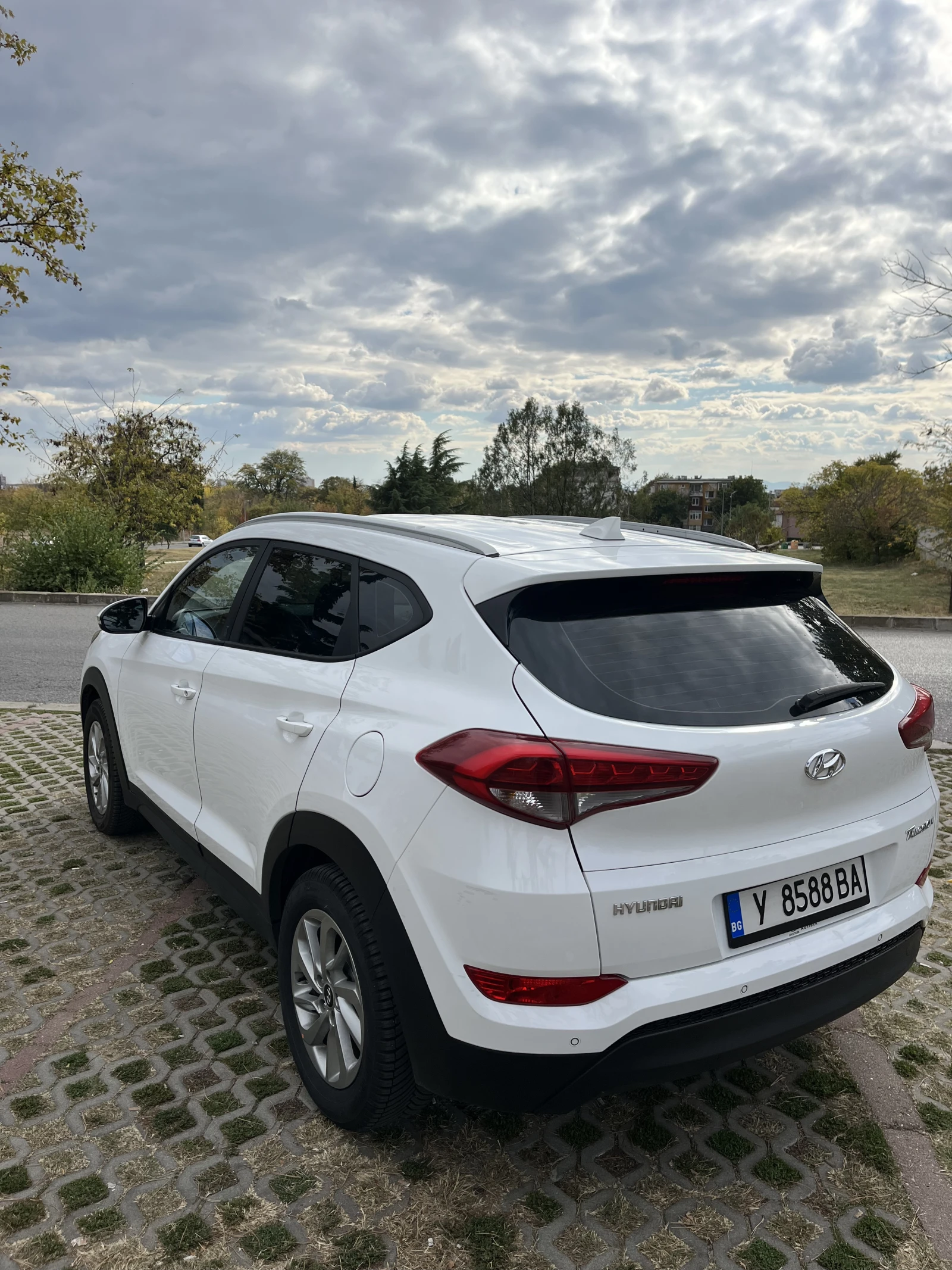 Hyundai Tucson, снимка 3 - Автомобили и джипове - 56587367