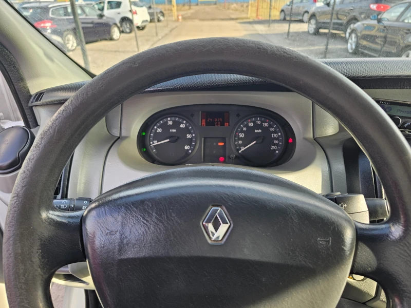 Renault Trafic 2.0d, снимка 7 - Бусове и автобуси - 48882127