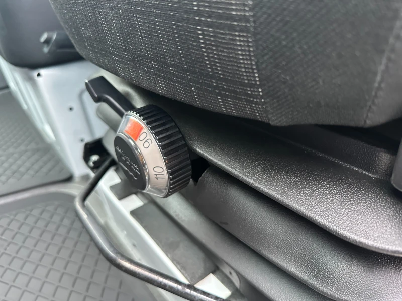 Mercedes-Benz Sprinter 316 klimatronik/navi/tempomat/full, снимка 9 - Бусове и автобуси - 53394320