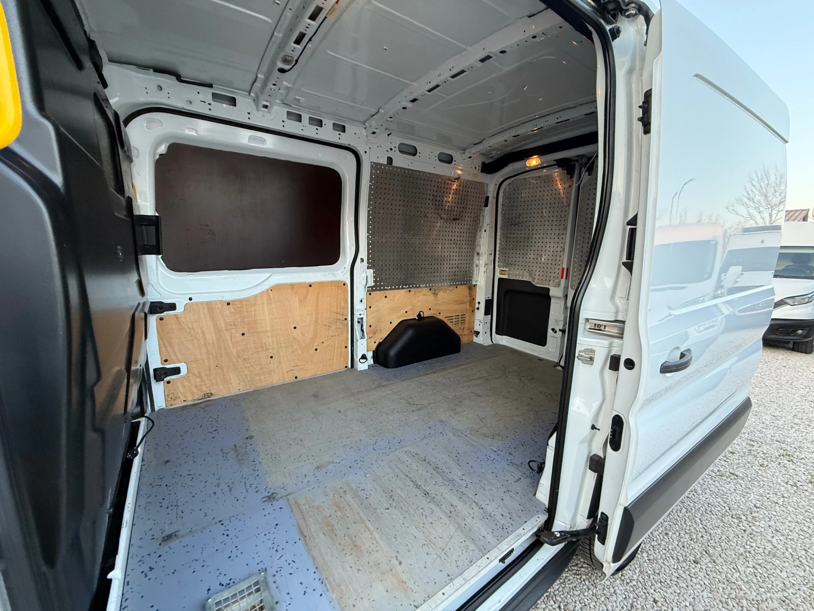 Ford Transit 2.0 TDCI ЕВРО 6, снимка 13 - Бусове и автобуси - 53889922