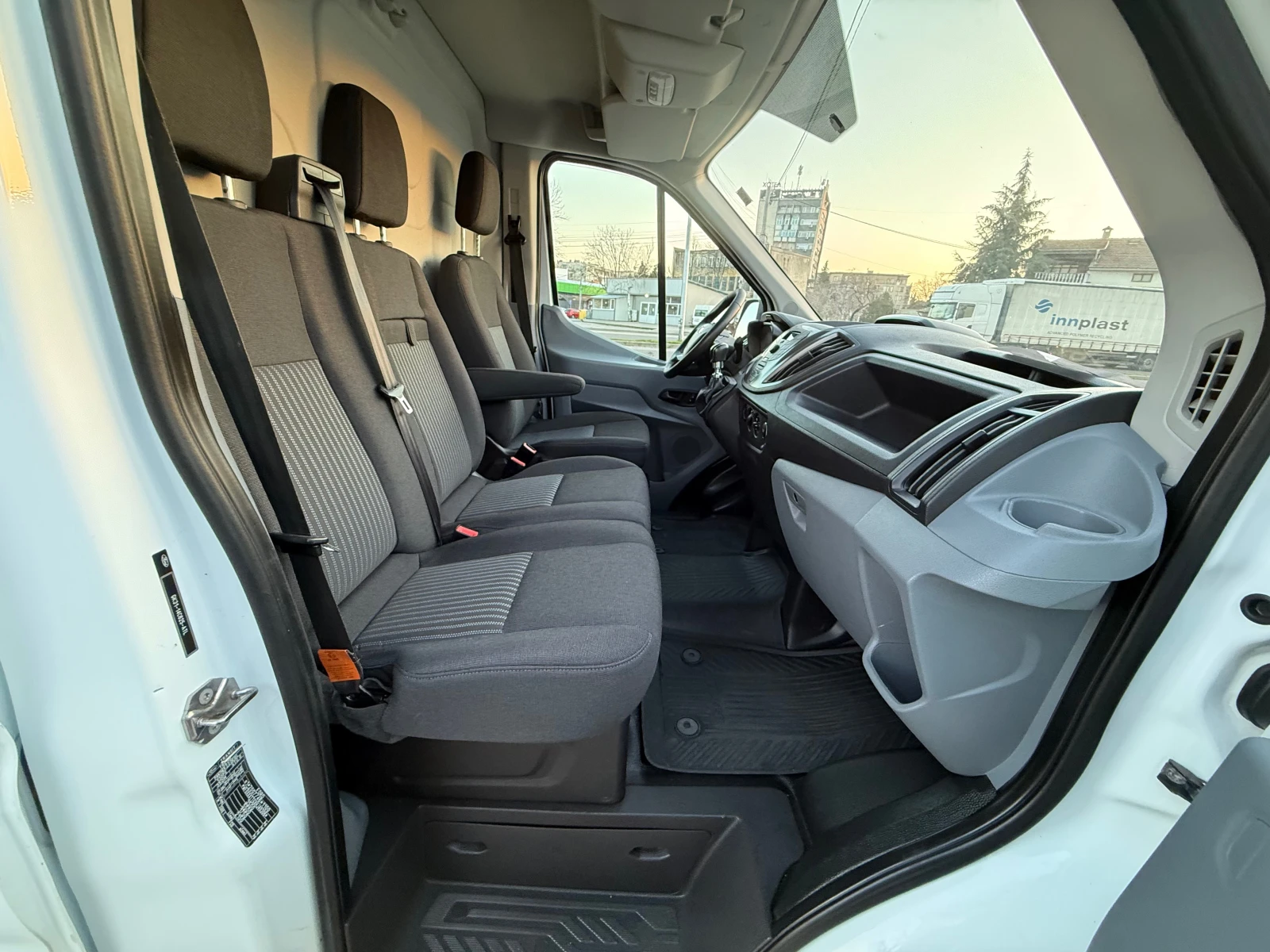 Ford Transit 2.0 TDCI ЕВРО 6, снимка 11 - Бусове и автобуси - 53889922