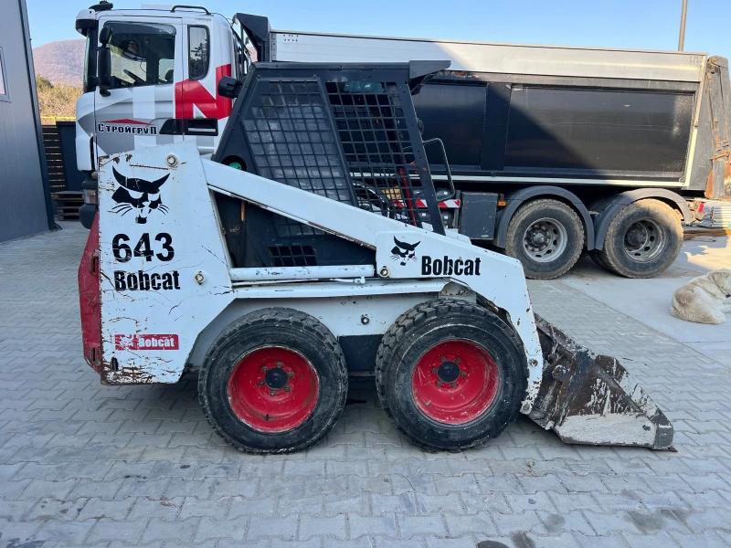 Мини челни товарачи Bobcat 643/2.5Тона/5830часа/РЕВИЗИРАН ДВИГАТЕЛ, снимка 4 - Индустриална техника - 49030037