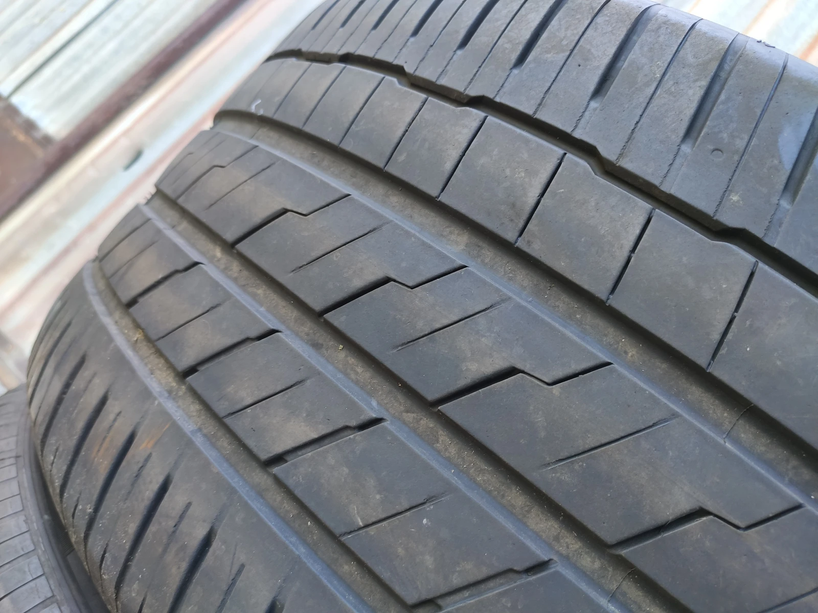 Гуми Летни 315/35R21