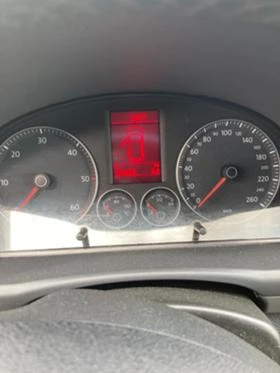 VW Touran 2,0 170 коня *на части*, снимка 10