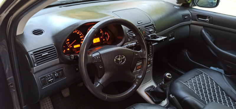 Toyota Avensis 2.0 д4д 126 к.с., снимка 5 - Автомобили и джипове - 46010949