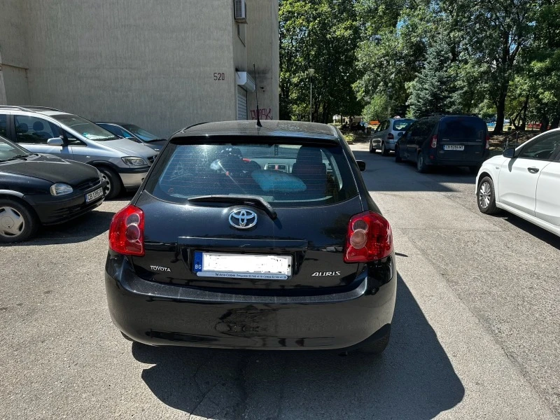 Toyota Auris 1.4, снимка 11 - Автомобили и джипове - 47556399