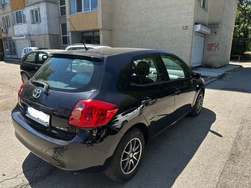 Toyota Auris 1.4, снимка 10 - Автомобили и джипове - 47556399