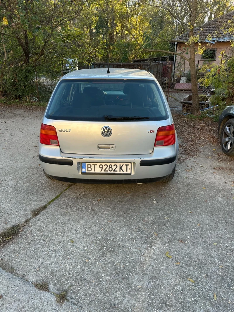 VW Golf, снимка 1 - Автомобили и джипове - 47863528