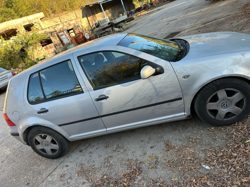 VW Golf, снимка 4 - Автомобили и джипове - 47863528