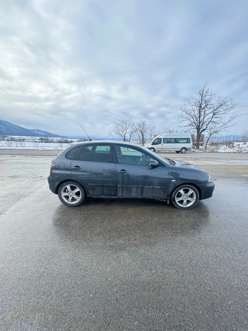 Seat Ibiza, снимка 4 - Автомобили и джипове - 48693311